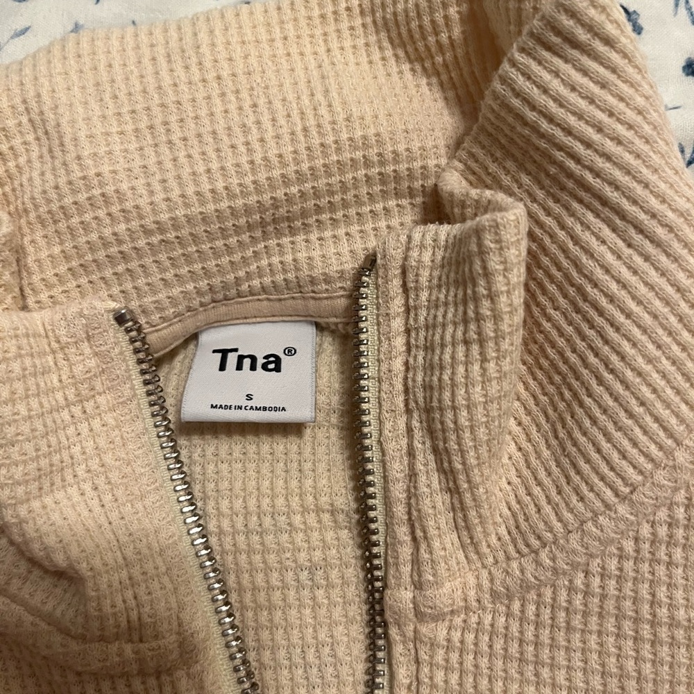 🌸 2 for $20🌸 Tna waffle sweater size small